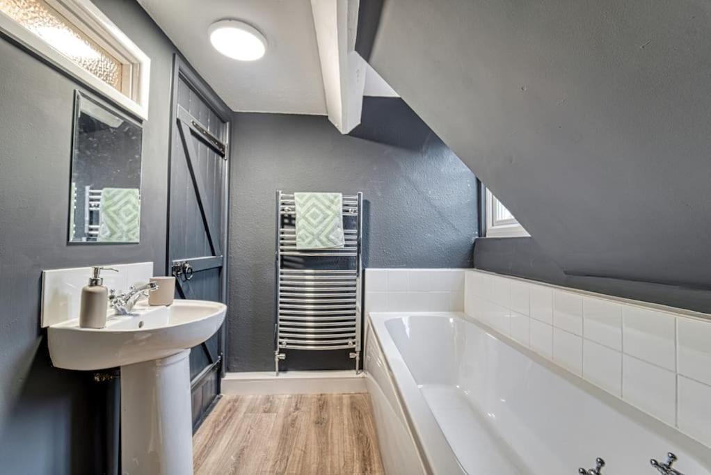 Host & Stay - Underhill House Бриджнорт Екстериор снимка